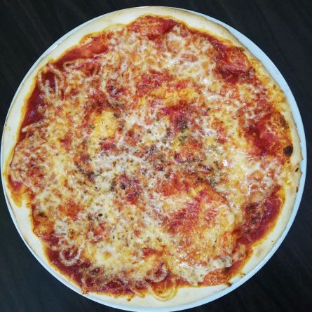 Bolognese pizza